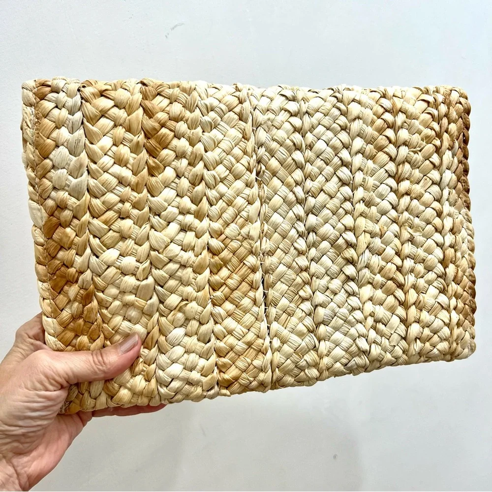 Vintage straw envelope clutch magnetic closure white straw flower Boho bohemian